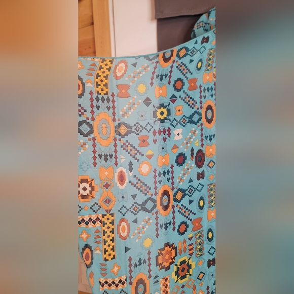 Lularoe Shirley Sheer Teal Multi-Colored Aztec Pattern SZ S UNICORN BeAuTiFuL - Picture 6 of 13